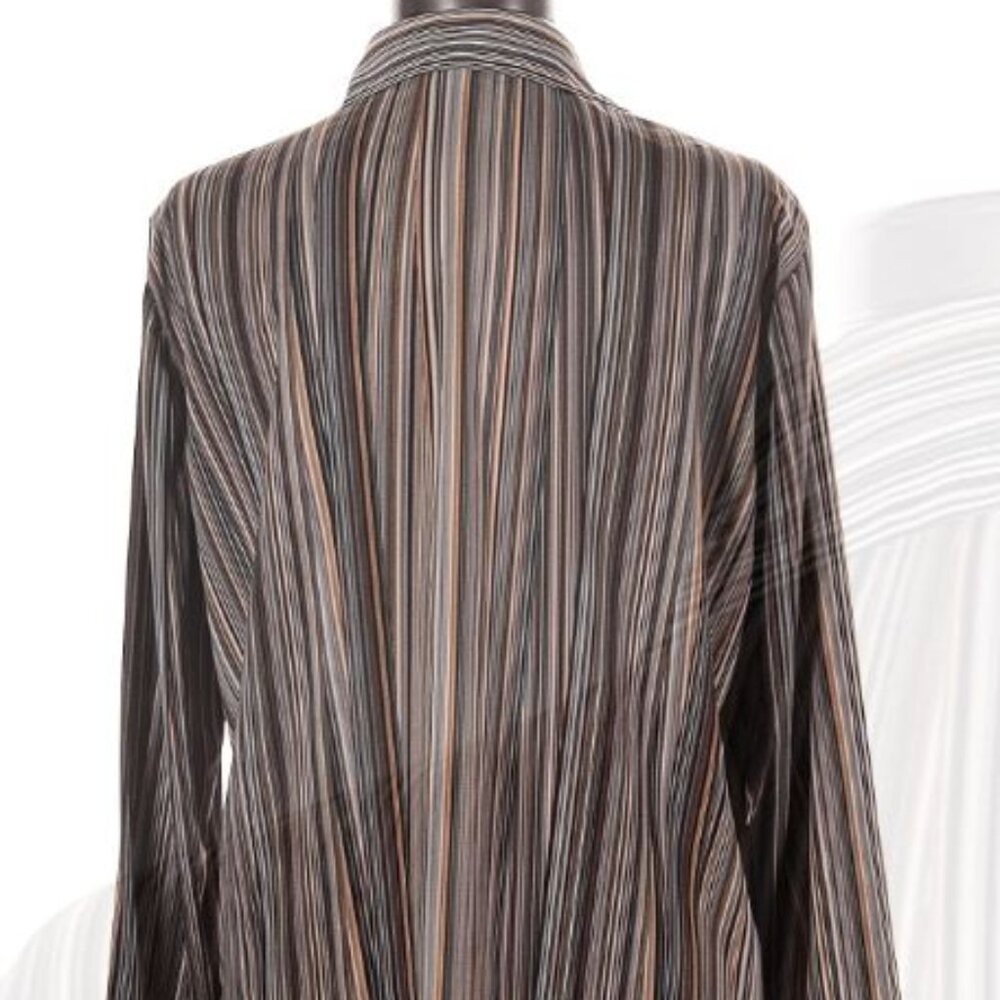 Stylish Top! - Picture 3 of 5